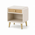 Mesita de MDF beige con cajón de ratán y patas metálicas doradas